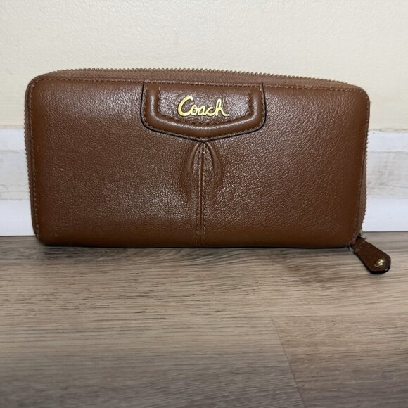 Coach Leather Accordion Long Wallet in Tan / Camel Brown - Picture 1 of 3